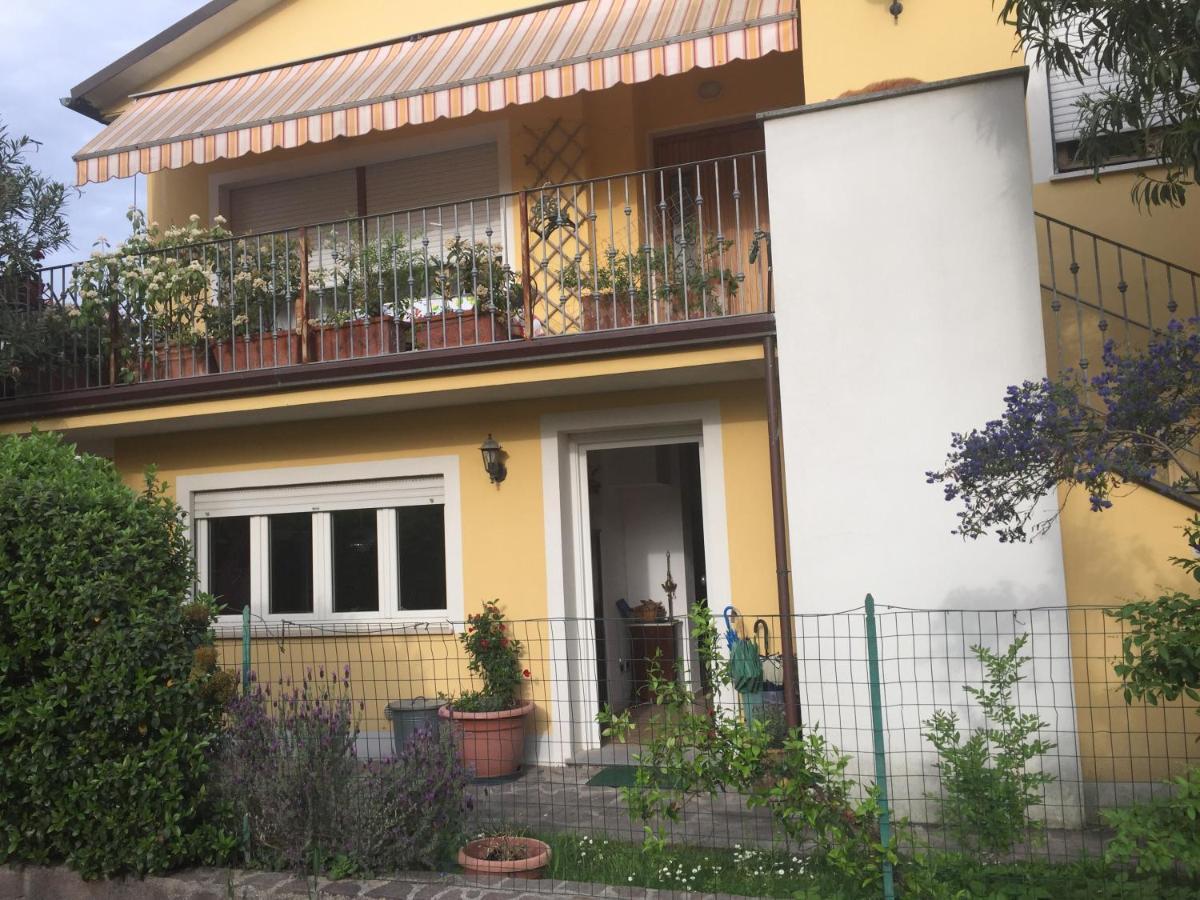 Camera Con Bagno Privato E Parcheggio Lucca Exterior foto